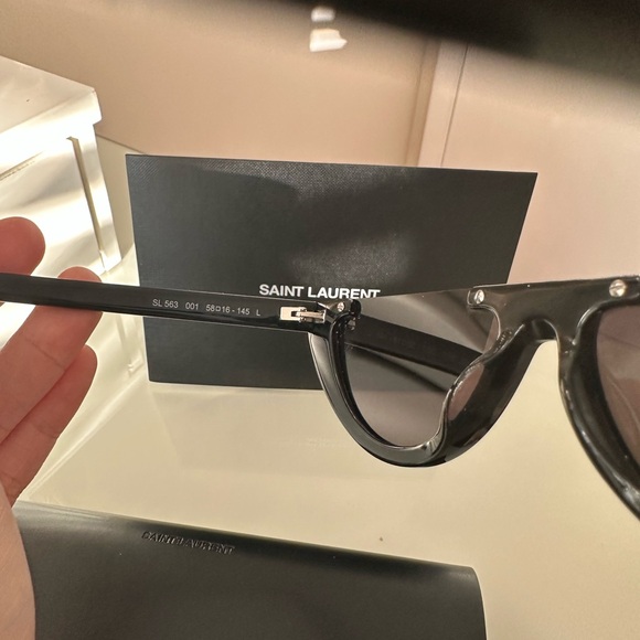 Men’s Saint Laurent Black Rimless Flat-Top Shield Sunglasses - Picture 4 of 4